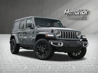 Used 2025 Jeep Wrangler Unlimited Sahara w/ Safety Group AWD/4WD video 2