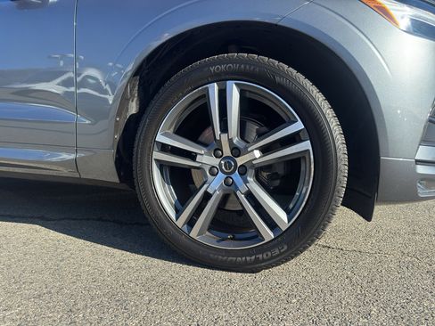 Used 2021 Volvo XC60 T5 Momentum w/ Premium Package image 7