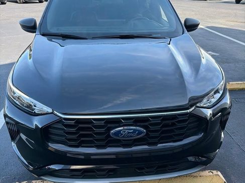 Used 2023 Ford Escape ST-Line w/ Tech Pack #1 FWD image 2
