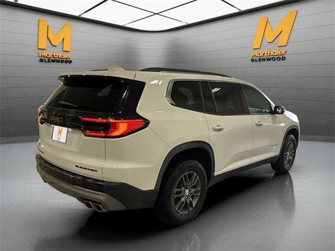 Used 2025 GMC Acadia Elevation image 9