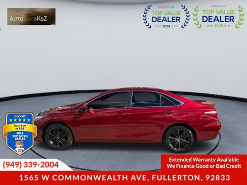 Used 2017 Toyota Camry SE FWD image 4