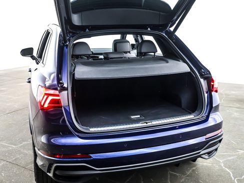 Used 2023 Audi Q3 2.0T Premium w/ Black Optic Sport Package image 24