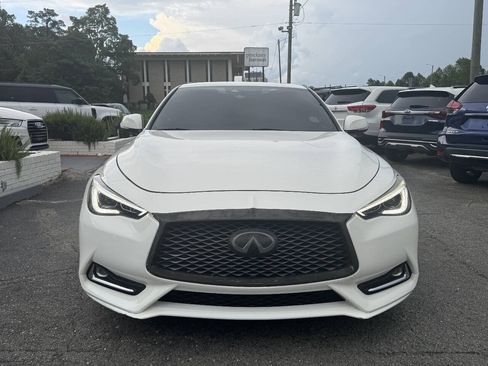 Used 2020 INFINITI Q60 3.0t Luxe RWD image 3
