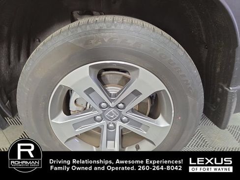 Used 2024 Honda Pilot EX-L image 11