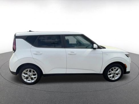 Used 2025 Kia Soul LX w/ LX Technology Package image 16