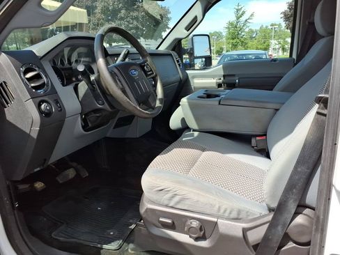 Used 2016 Ford F250 XLT w/ XLT Premium Package AWD/4WD image 11