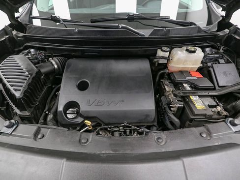 Used 2020 Chevrolet Traverse LT FWD image 14