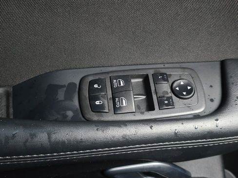 Used 2022 Dodge Challenger GT image 34