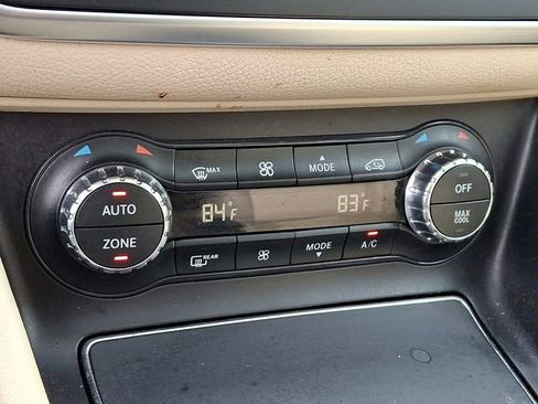 Used 2019 Mercedes-Benz GLA 250 4MATIC w/ Premium Package image 17