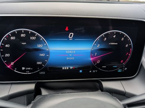 Used 2023 Mercedes-Benz GLC 300 4MATIC image 30