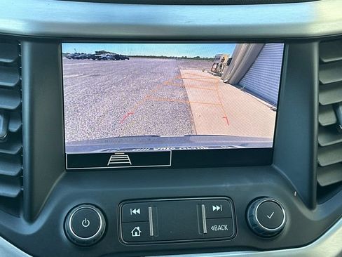 Used 2022 GMC Acadia SLE FWD image 20