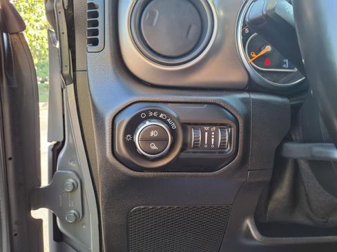 Certified 2020 Jeep Gladiator Sport w/ Quick Order Package 23S image 20