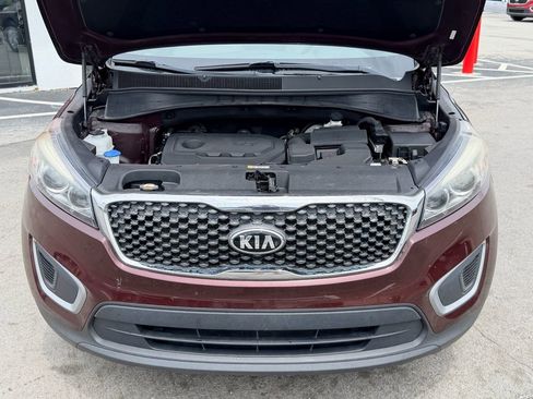 Used 2018 Kia Sorento FWD image 11