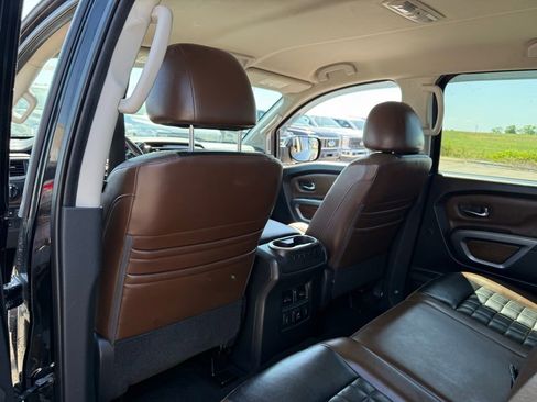 Used 2018 Nissan Titan Platinum Reserve AWD/4WD image 8