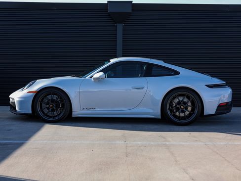 New 2026 Porsche 911 Carrera GTS image 2