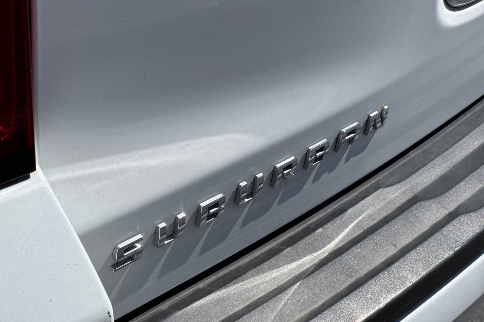 Used 2019 Chevrolet Suburban LT RWD image 39
