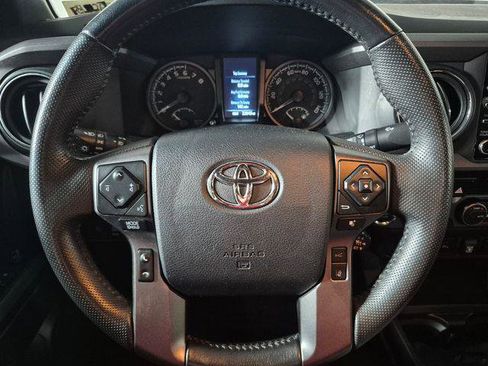 Certified 2023 Toyota Tacoma TRD Off-Road w/ TRD Premium Off Road Package AWD/4WD image 19