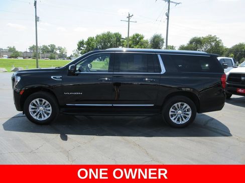 Certified 2024 GMC Yukon XL SLT w/ SLT Premium Package AWD/4WD image 10