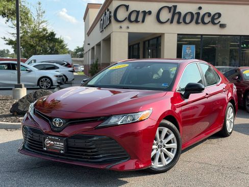 Used 2019 Toyota Camry LE FWD image 1