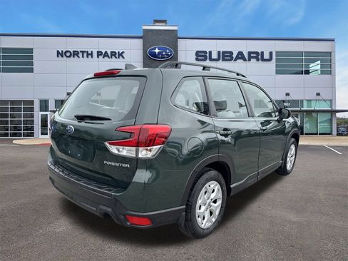 Used 2023 Subaru Forester image 3