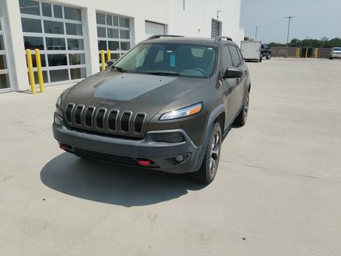 Used 2015 Jeep Cherokee Trailhawk w/ Comfort/Convenience Group AWD/4WD image 7