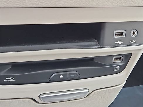 Used 2019 Chrysler Pacifica Touring-L Plus w/ Advanced Safetytec Group image 26