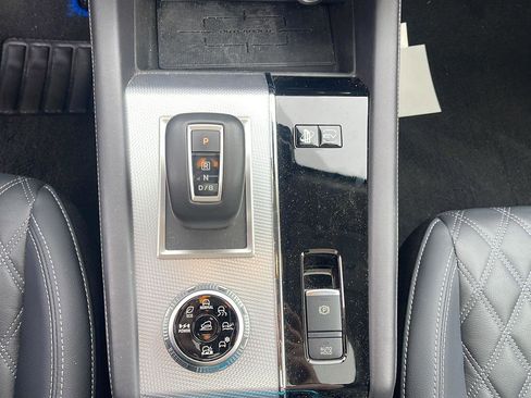 Used 2025 Mitsubishi Outlander SEL image 19
