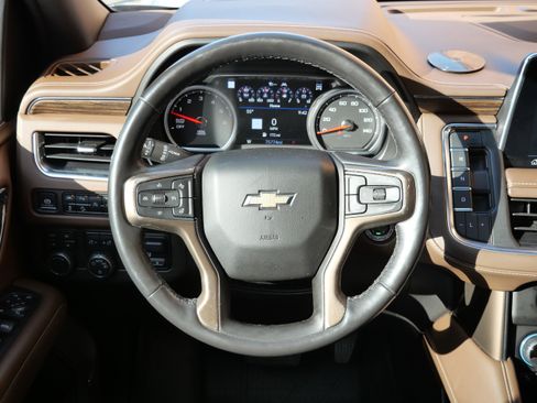 Used 2021 Chevrolet Tahoe High Country w/ Premium Package image 13
