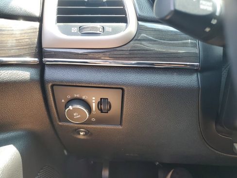 Certified 2017 Jeep Grand Cherokee Overland AWD/4WD image 22