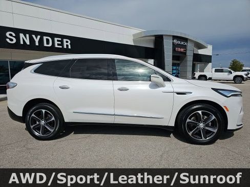 Used 2022 Buick Enclave Essence w/ Experience Buick Package image 8