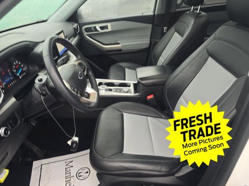 Used 2023 Ford Explorer XLT w/ Equipment Group 202A image 6
