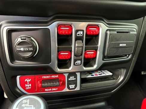 Used 2021 Jeep Wrangler Unlimited Rubicon AWD/4WD image 21