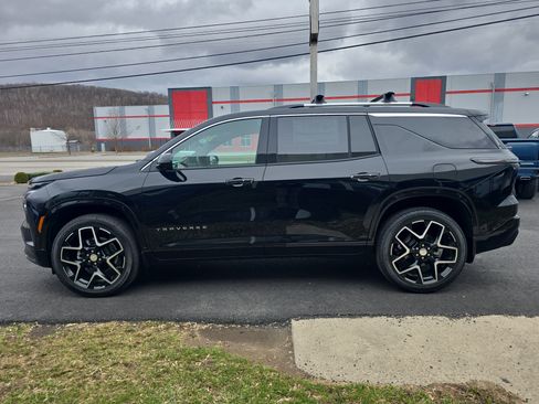 New 2026 Chevrolet Traverse High Country w/ LPO, Floor Liner Package AWD/4WD image 7