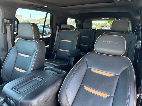 Used 2023 GMC Yukon AT4 w/ AT4 Premium Package AWD/4WD image 32
