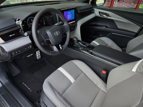 Certified 2026 Toyota Camry SE w/ Convenience Package FWD image 7