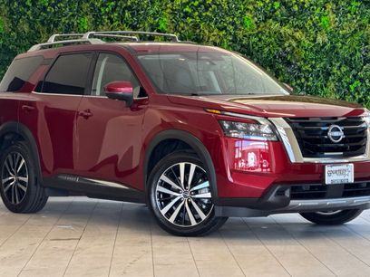 Used 2025 Nissan Pathfinder Platinum w/ Cargo Package