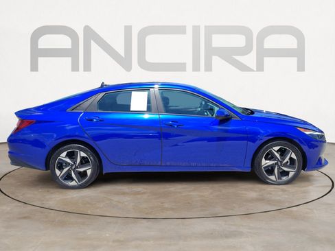 Used 2023 Hyundai Elantra SEL w/ Convenience Package FWD image 12