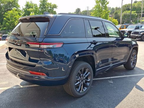 New 2026 Jeep Grand Cherokee Limited AWD/4WD image 3