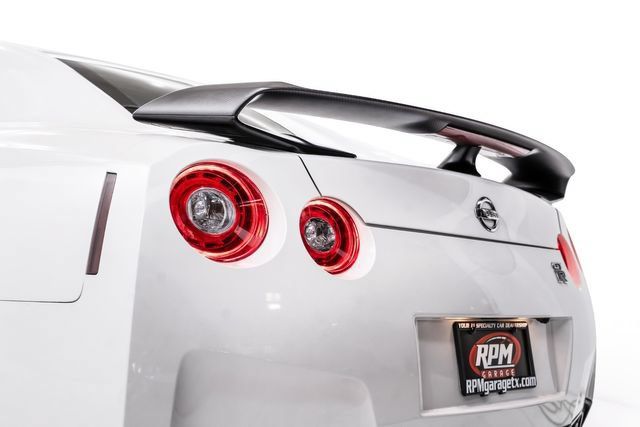 Used 2015 Nissan GT-R Black Edition AWD/4WD image 11