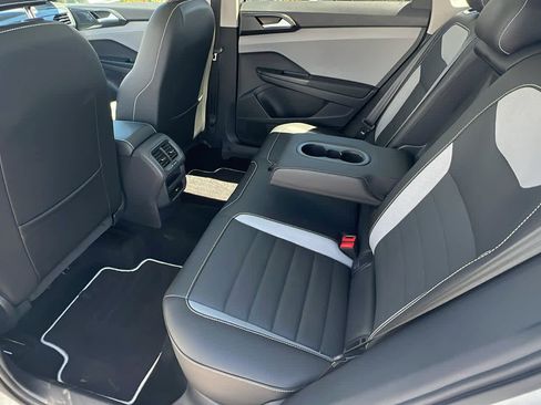 Used 2023 Volkswagen Taos SEL image 24
