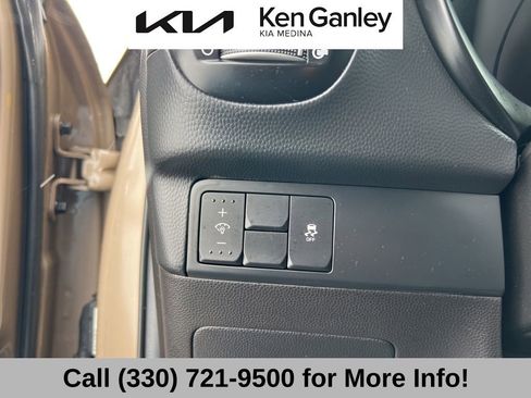 Used 2015 Kia Soul + image 29