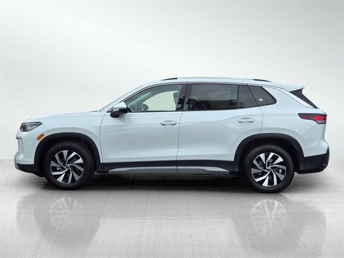 Used 2025 Volkswagen Tiguan S image 7