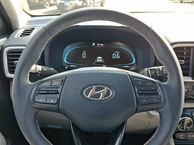 Used 2024 Hyundai Venue Limited FWD image 20