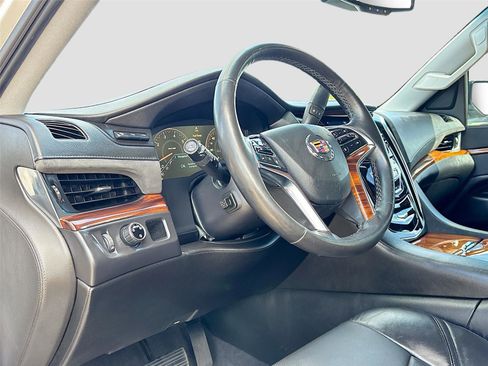 Used 2015 Cadillac Escalade ESV Luxury RWD image 9