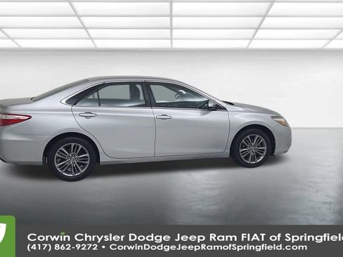 Used 2016 Toyota Camry SE image 16
