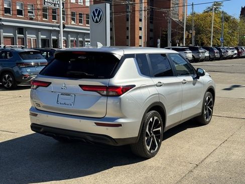 Used 2022 Mitsubishi Outlander ES image 5