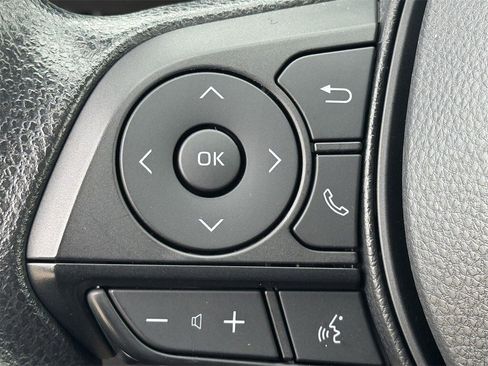 Used 2025 Toyota RAV4 LE image 9