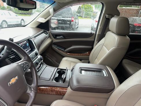 Used 2018 Chevrolet Suburban Premier AWD/4WD image 17