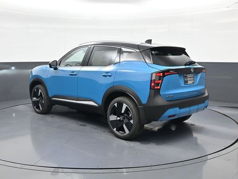 New 2026 Nissan Kicks SR w/ SR Premium Package FWD image 5