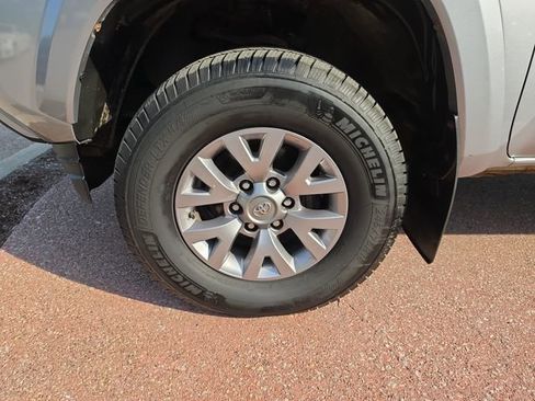Used 2018 Toyota Tacoma SR5 AWD/4WD image 22